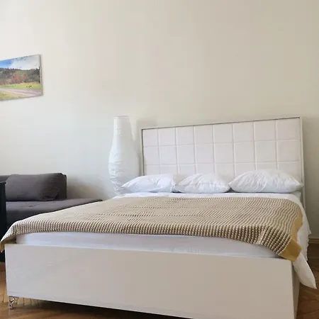 Cozy 39/34 Apartment
