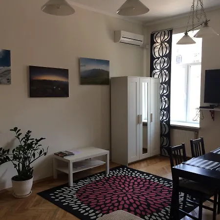 Cozy 39/34 Apartment Lviv